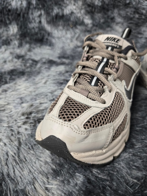Nike vomero 5